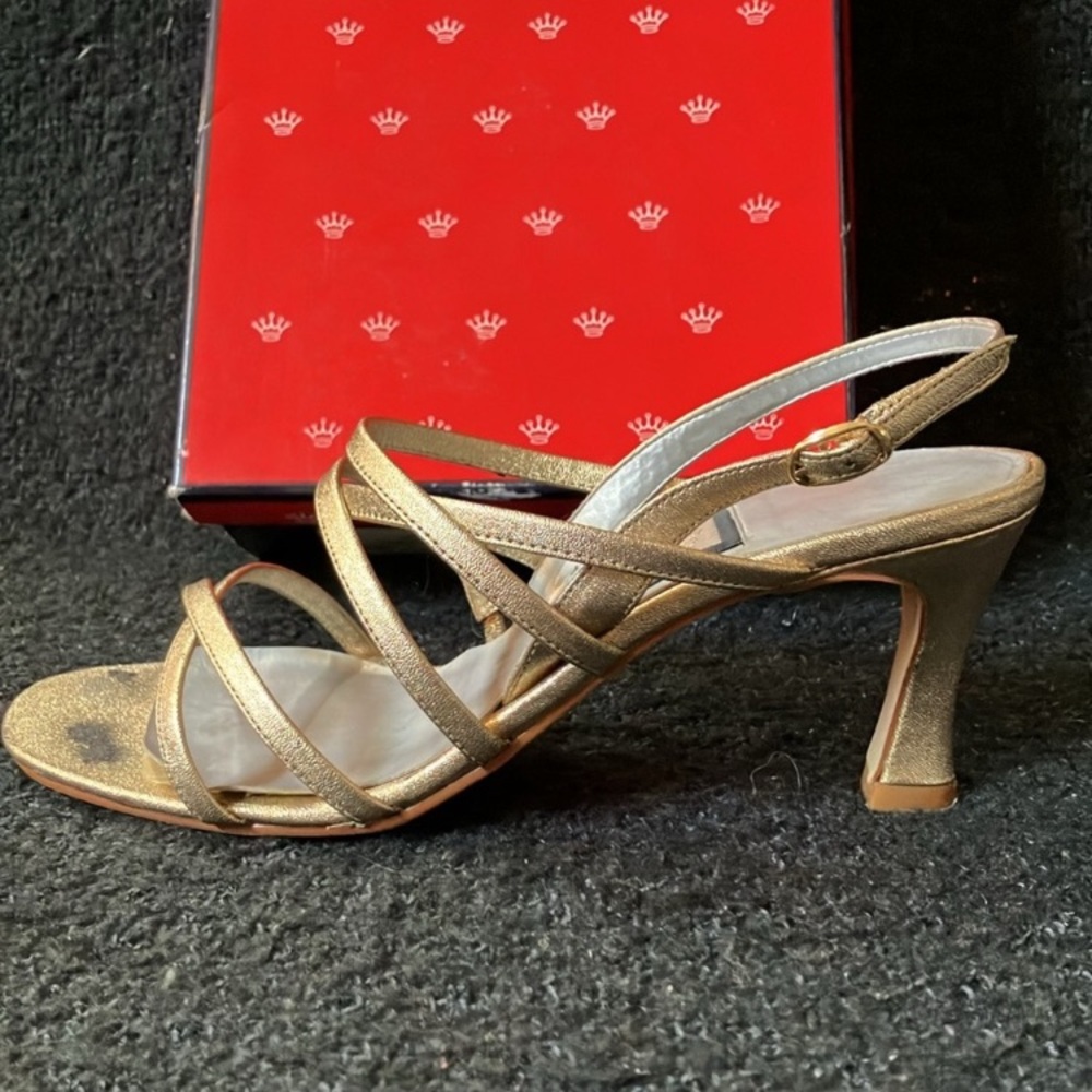 🌹 NINA WOMENS SIZE 7.5 GOLD 3” HEELS